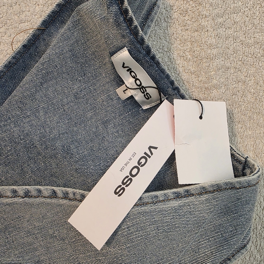 Women's Fitted Denim Vest. - Picture 2 of 4